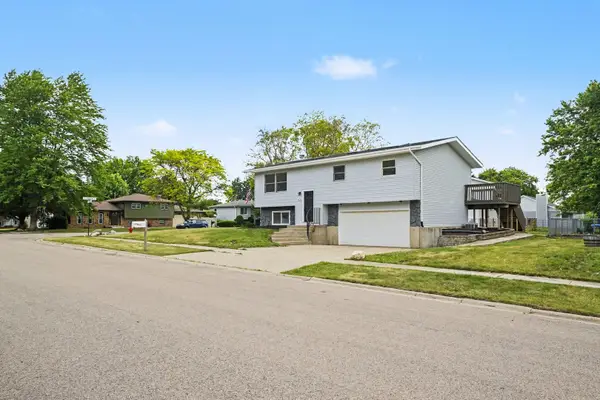 651 Michigan Avenue, South Elgin, IL 60177