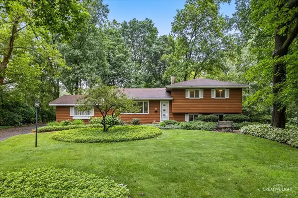 21 Golden Larch Court, Naperville, IL 60540
