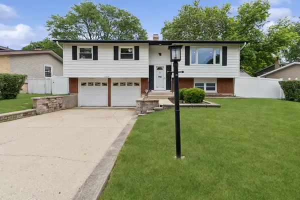 1111 N Greenfield Lane, Mount Prospect, IL 60056