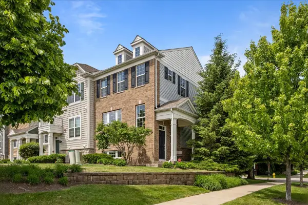 3249 Coral Lane, Glenview, IL 60026