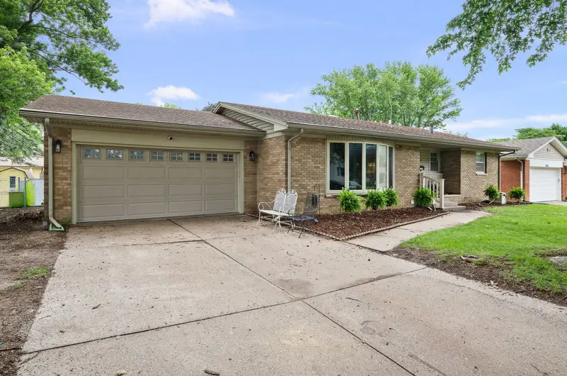 437 26th Avenue, East Moline, IL 61244 - #2