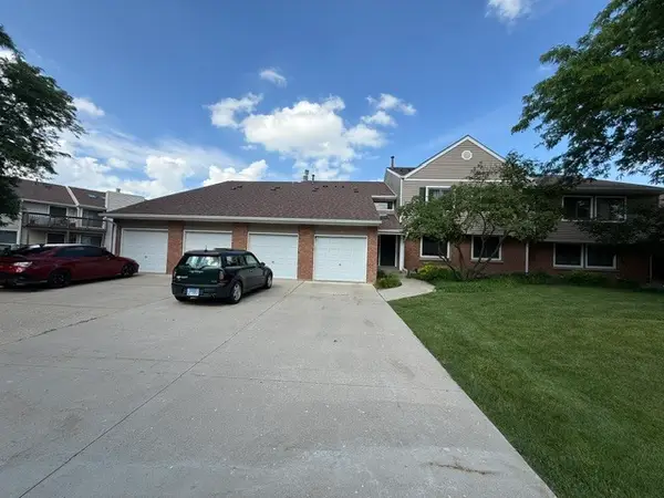 232 Winding Oak Lane #25, Buffalo Grove, IL 60089