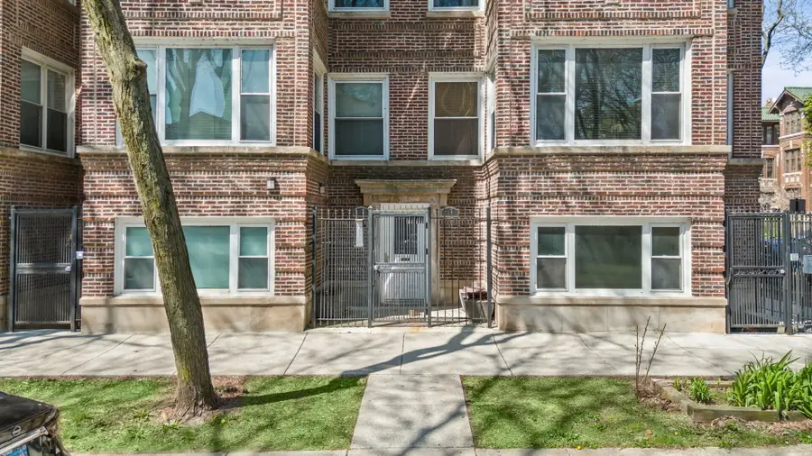 7654 N Greenview Avenue #2, Chicago, IL 60626 - #2