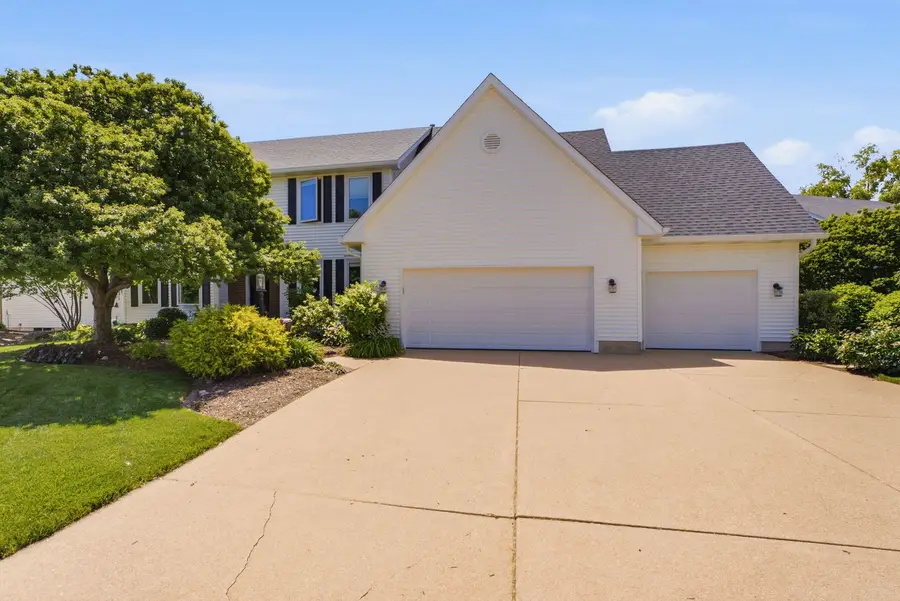 4620 Willowwood Court, Davenport, IA 52807 - #3