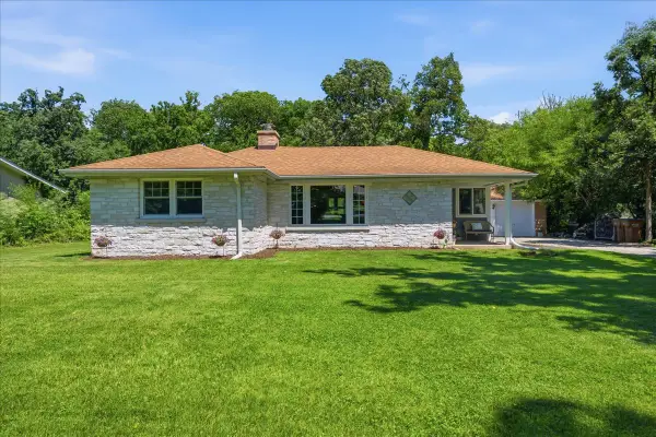 17W040 Oak Lane, Bensenville, IL 60106