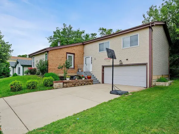 290 Loveland Drive, Glendale Heights, IL 60139