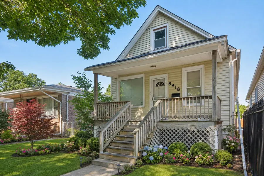 8918 S Woodlawn Avenue, Chicago, IL 60619 - #2