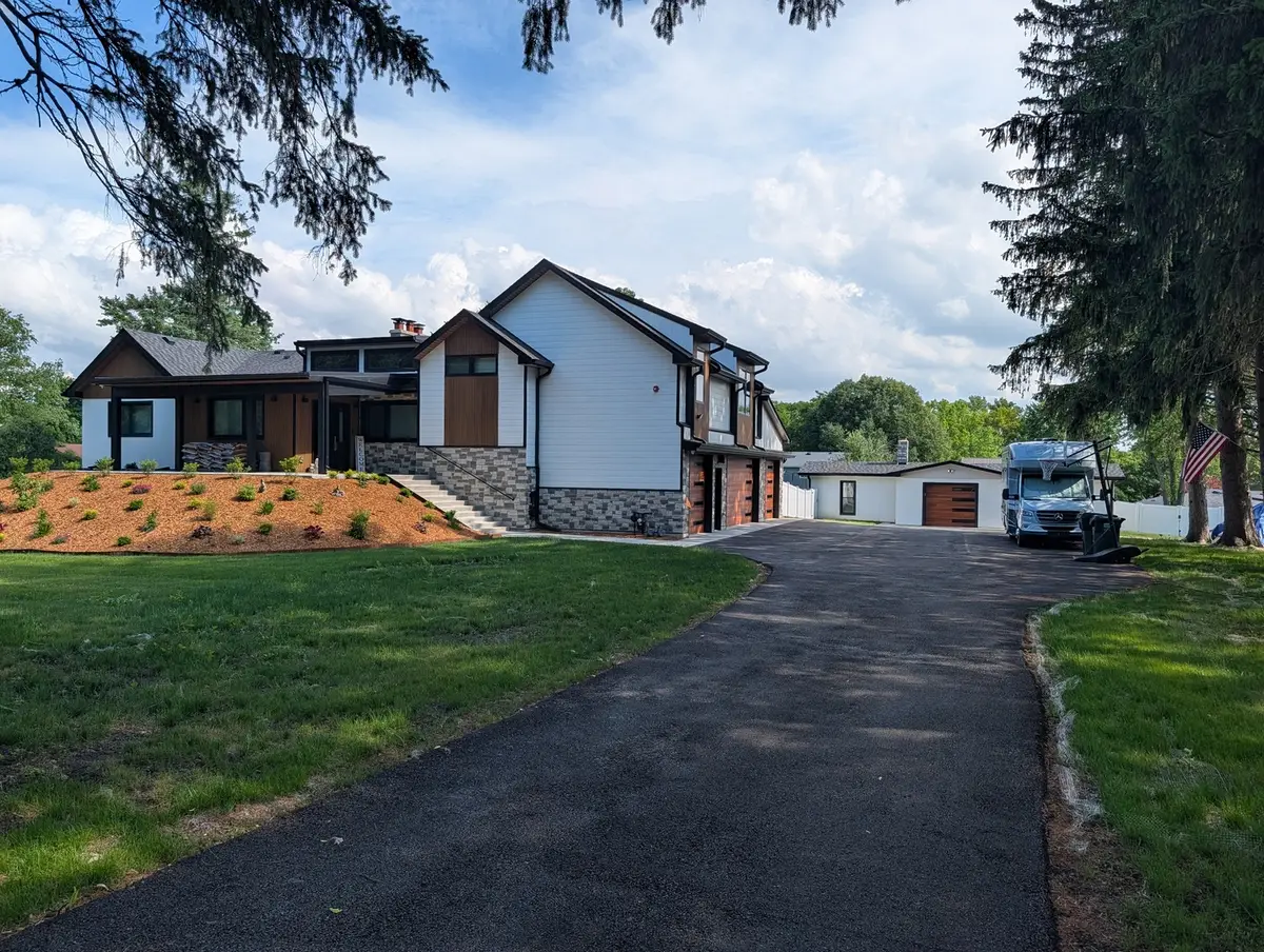 675 W Gilbert Road, Palatine, IL 60067 - #1