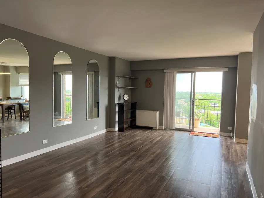 7141 N Kedzie Avenue #1105, Chicago, IL 60645 - #2