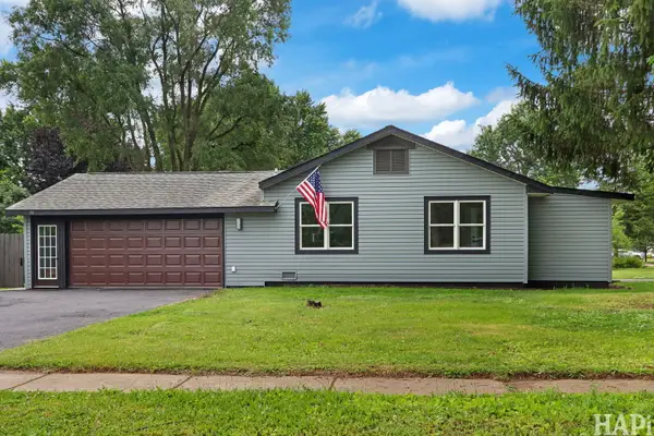 33 Holly Drive, Crystal Lake, IL 60014
