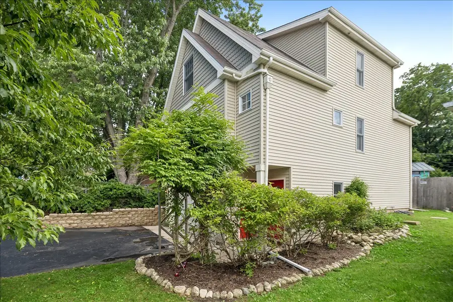 901 Peter Street, McHenry, IL 60051 - #2