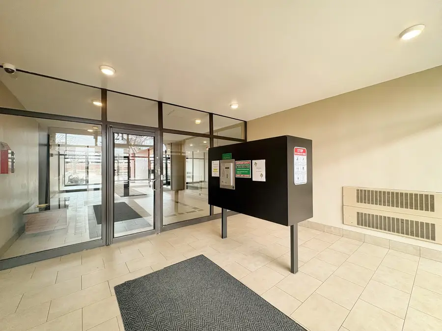 3021 S Michigan Avenue #306, Chicago, IL 60616 - #2