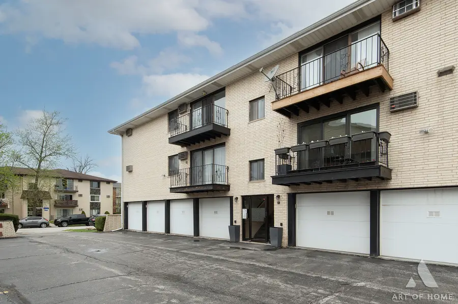 10323 Mayfield Avenue #2D, Oak Lawn, IL 60453 - #3