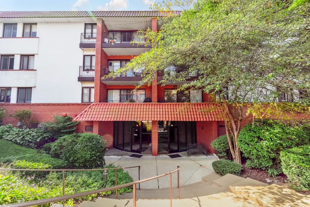 2046 Saint Johns Avenue #3E, Highland Park, IL 60035 - #1