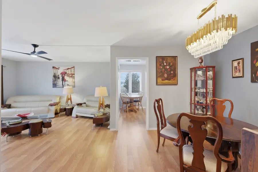 2046 Saint Johns Avenue #3E, Highland Park, IL 60035 - #2