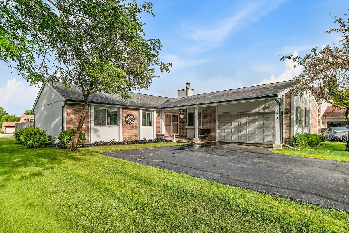 615 Lakeview Court, Roselle, IL 60172 - #1