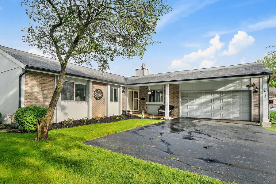 615 Lakeview Court, Roselle, IL 60172 - #2