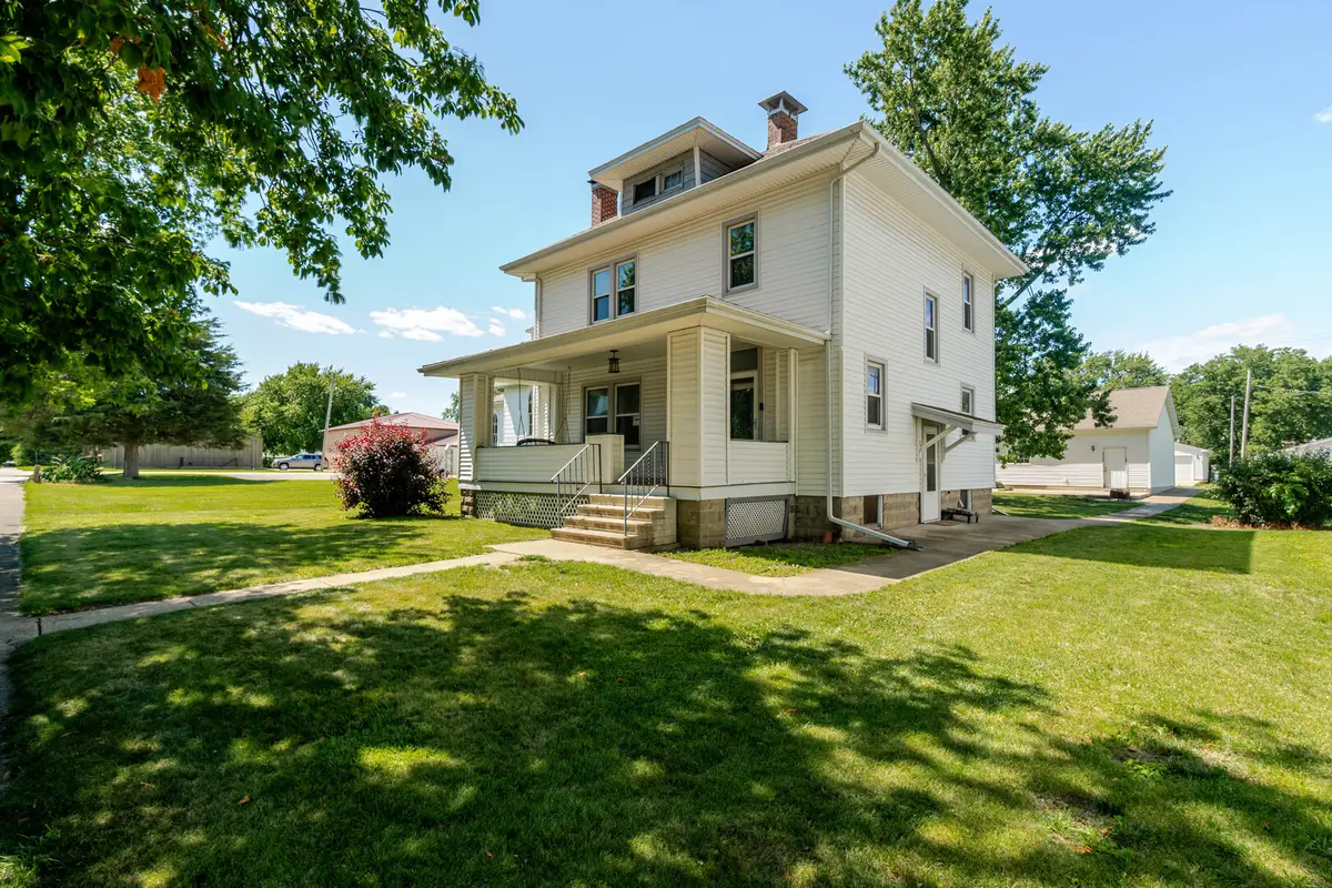 104 E 4th Street, Gridley, IL 61744 - #1