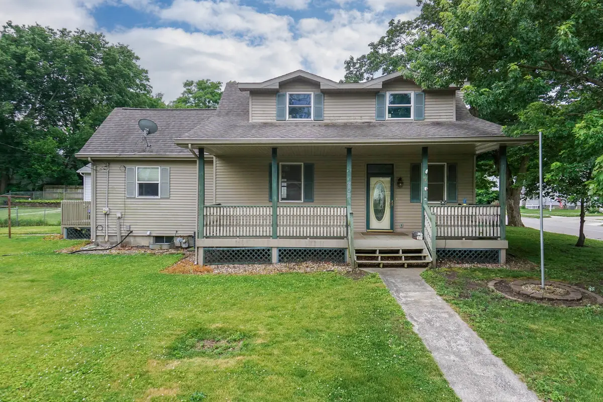 902 S Clayton Street, Bloomington, IL 61701 - #1
