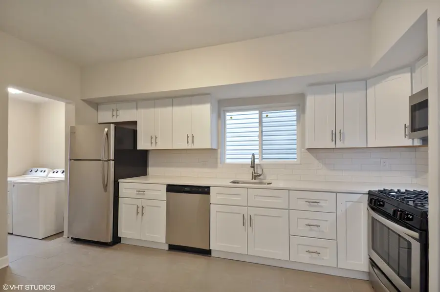 2909 N Ridgeway Avenue, Chicago, IL 60618 - #3