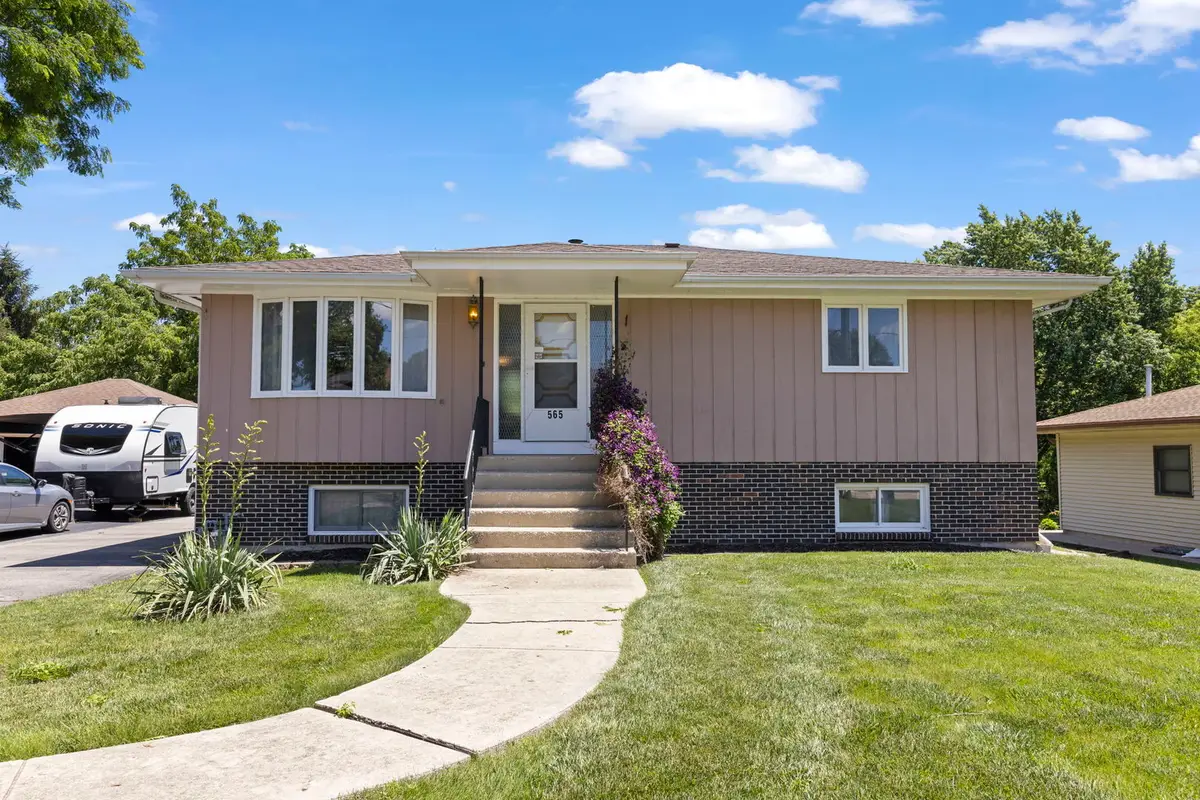 565 4th Street, Lemont, IL 60439 - #1