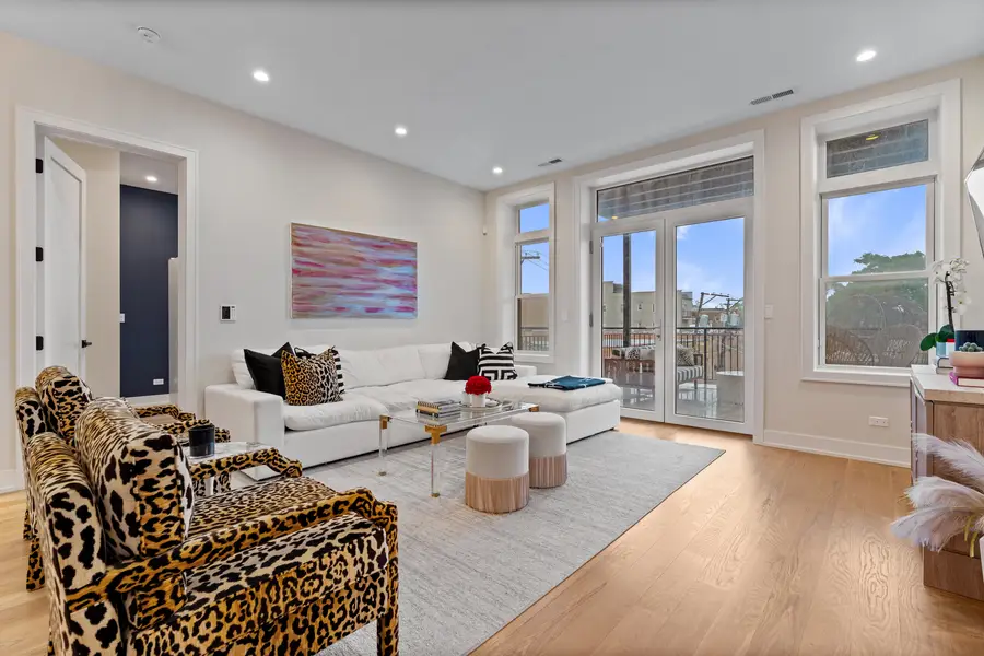1938 W Augusta Boulevard #304, Chicago, IL 60622 - #2
