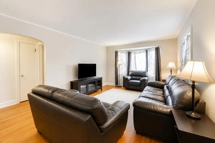 5141 N Octavia Avenue, Harwood Heights, IL 60706 - #3