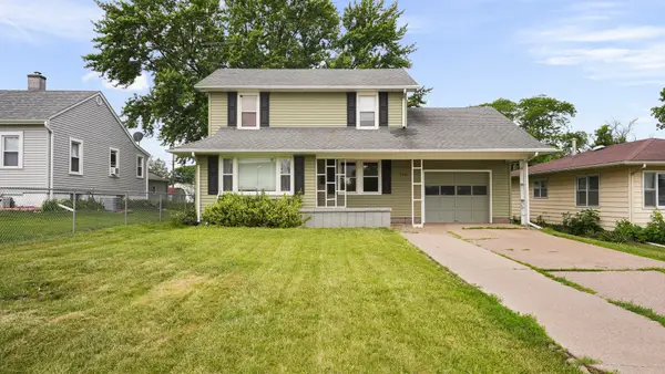 2418 Washington Street, Davenport, IA 52804
