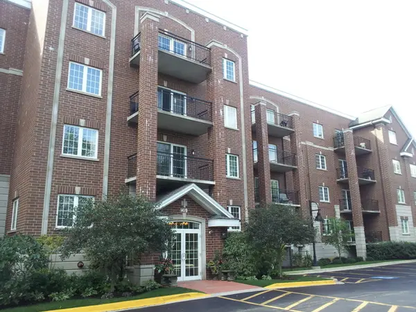 1479 N Milwaukee Avenue #101, Libertyville, IL 60048