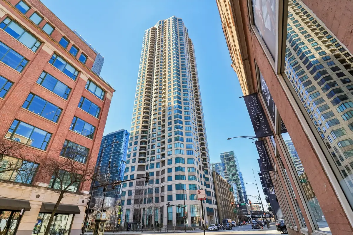 400 N La Salle Drive #2208, Chicago, IL 60654 - #1