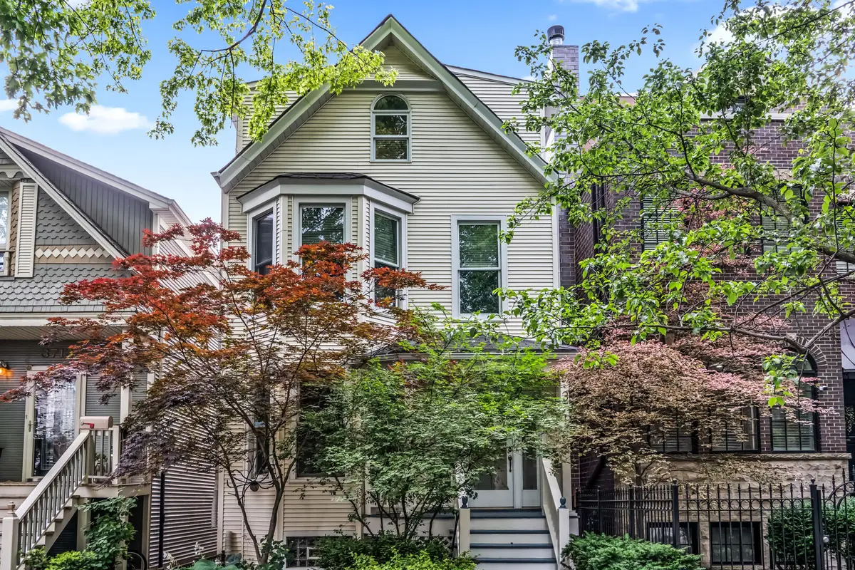 3714 N Bosworth Avenue, Chicago, IL 60613 - #1
