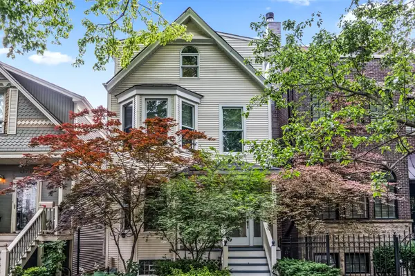 3714 N Bosworth Avenue, Chicago, IL 60613
