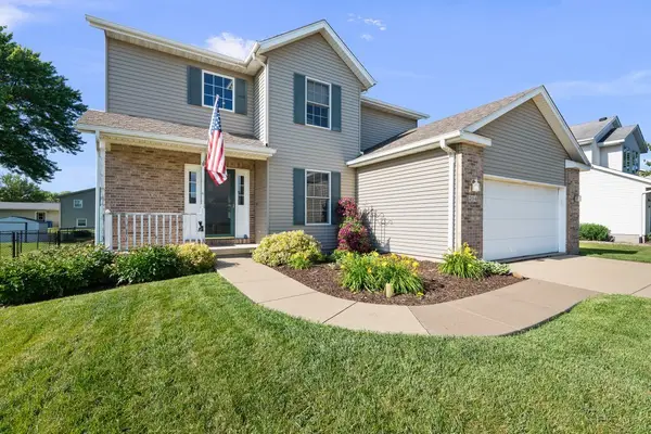 204 W Pinehurst Drive, Eldridge, IA 52478