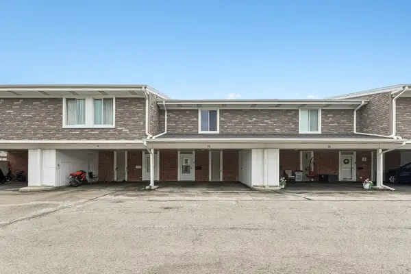 15 Cour Deauville, Palos Hills, IL 60465