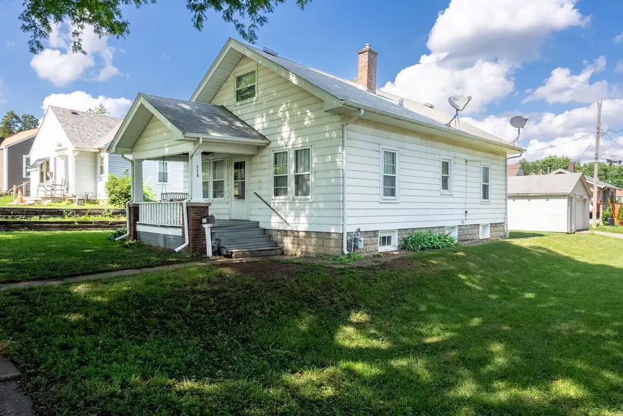 119 N Hazelwood Avenue, Davenport, IA 52802 - #2