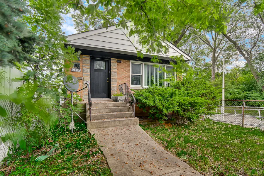 9357 S Jeffery Avenue, Chicago, IL 60617 - #3
