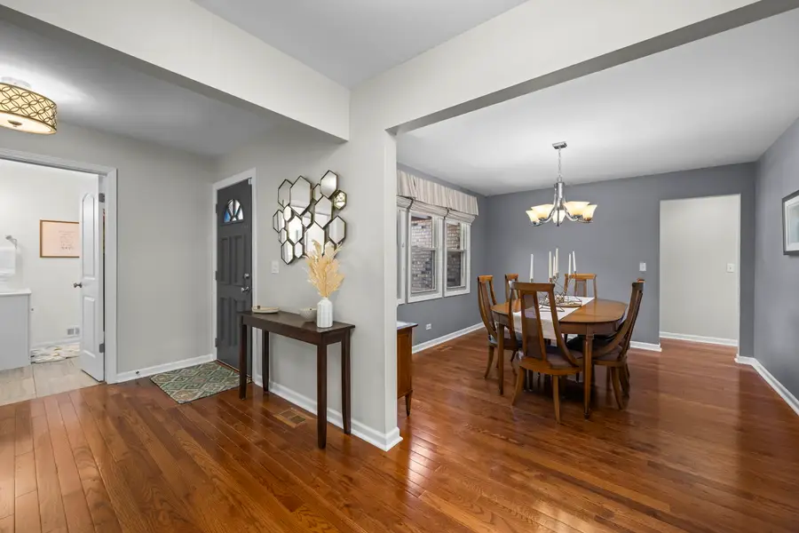 4017 N Walnut Avenue, Arlington Heights, IL 60004 - #3
