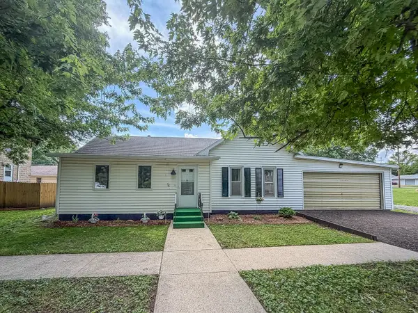 305 N William Street, Farmer City, IL 61842