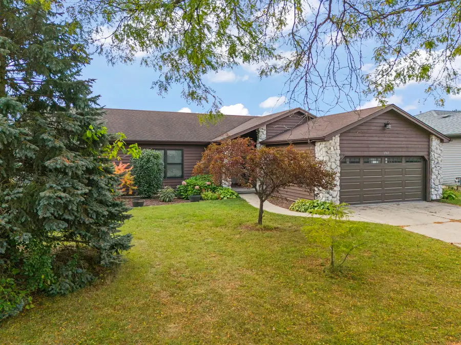 1965 Royal Boulevard, Elgin, IL 60123 - #2