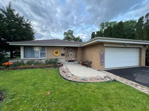 499 Gilbert Drive, Wood Dale, IL 60191