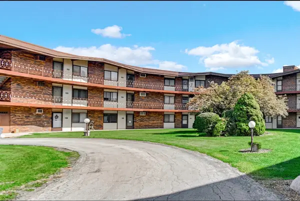 2306 Holiday Terrace #144, Lansing, IL 60438