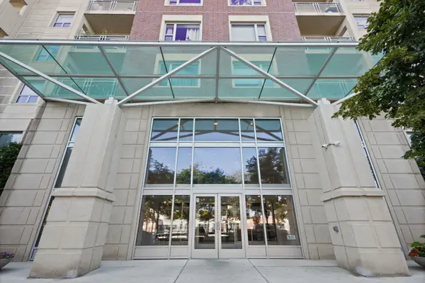100 N Hermitage Avenue #908, Chicago, IL 60612