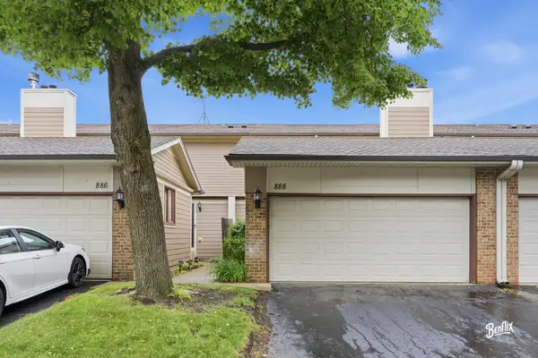 888 Swan Boulevard, Deerfield, IL 60015