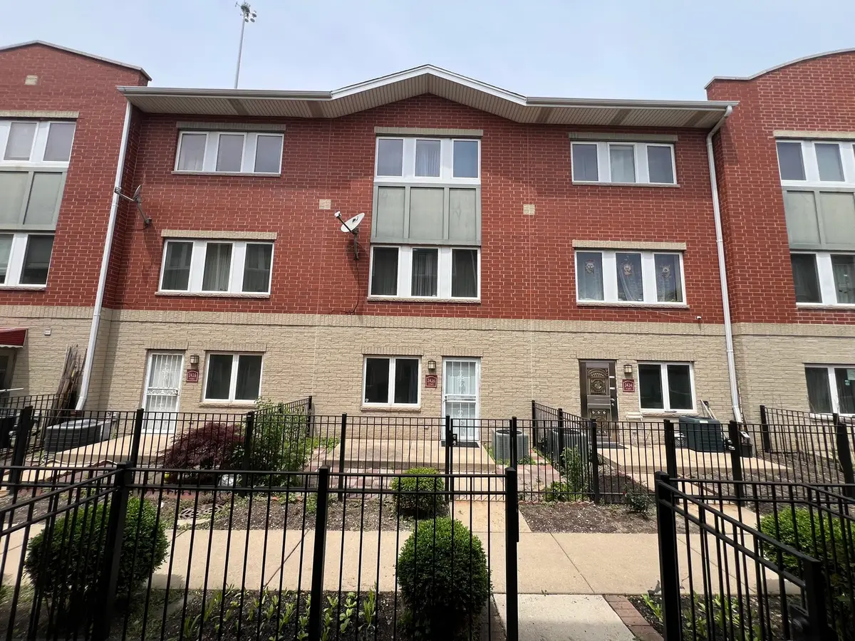2426 W 32nd Place, Chicago, IL 60608 - #1