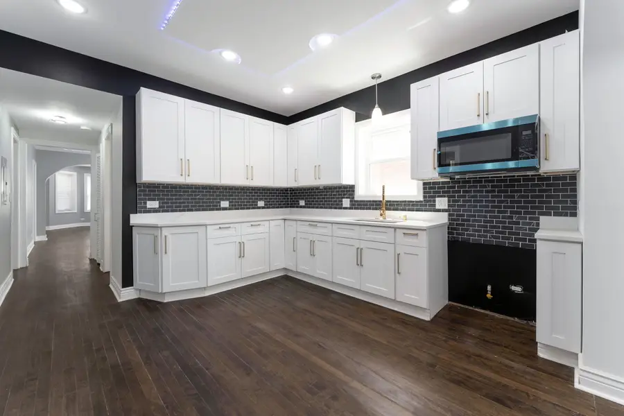 1414 S 58th Avenue, Cicero, IL 60804 - #2