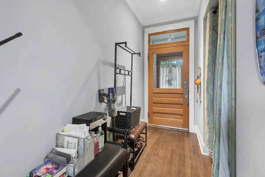1329 W Pratt Boulevard, Chicago, IL 60626 - #2