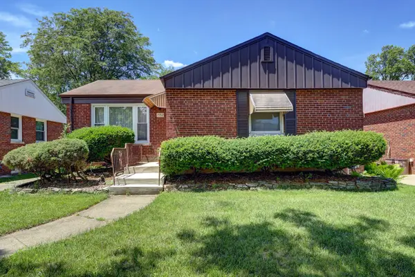 1552 Manchester Avenue, Westchester, IL 60154
