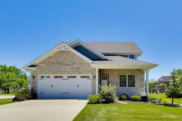 1201 Manzella Lane, Glenview, IL 60025