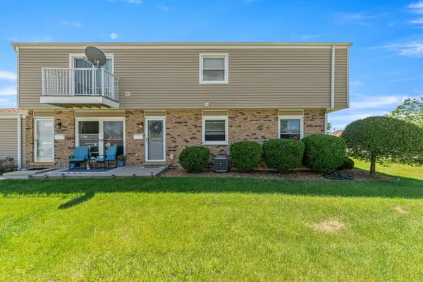 7940 163 Place #7940, Tinley Park, IL 60477