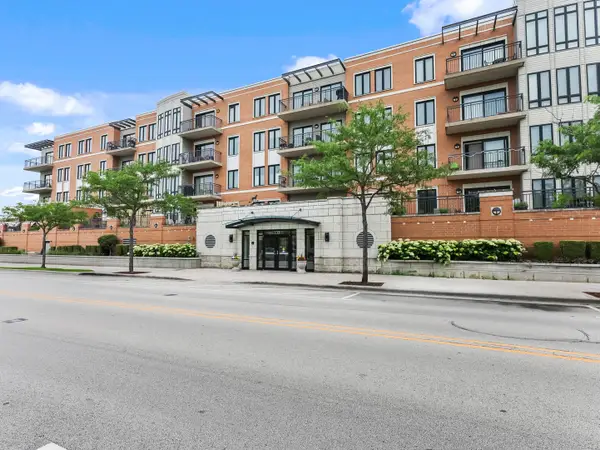 135 S York Street #214, Elmhurst, IL 60126
